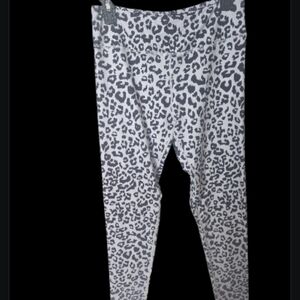 NWOT Sz L Leopard Print Womens Leggings Blk & Wht Ombre